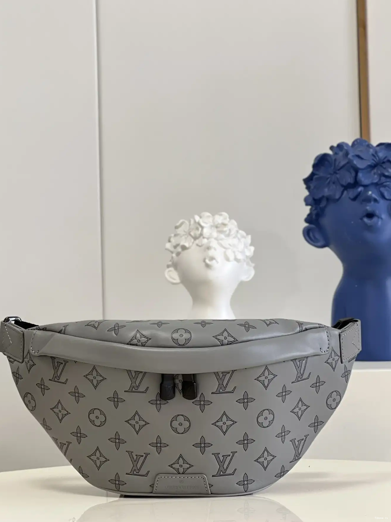DISCOVERY LOUIS BUMBAG VUITTON 0706